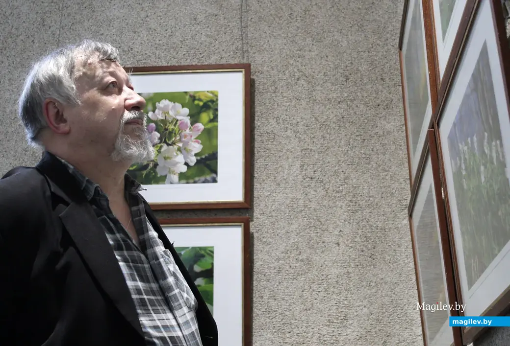 Выставка работ Николая Хотяинцева «Весны чарующая сила…» в Могилевском областном краеведческом музее. Могилев 31 марта 2023 года.