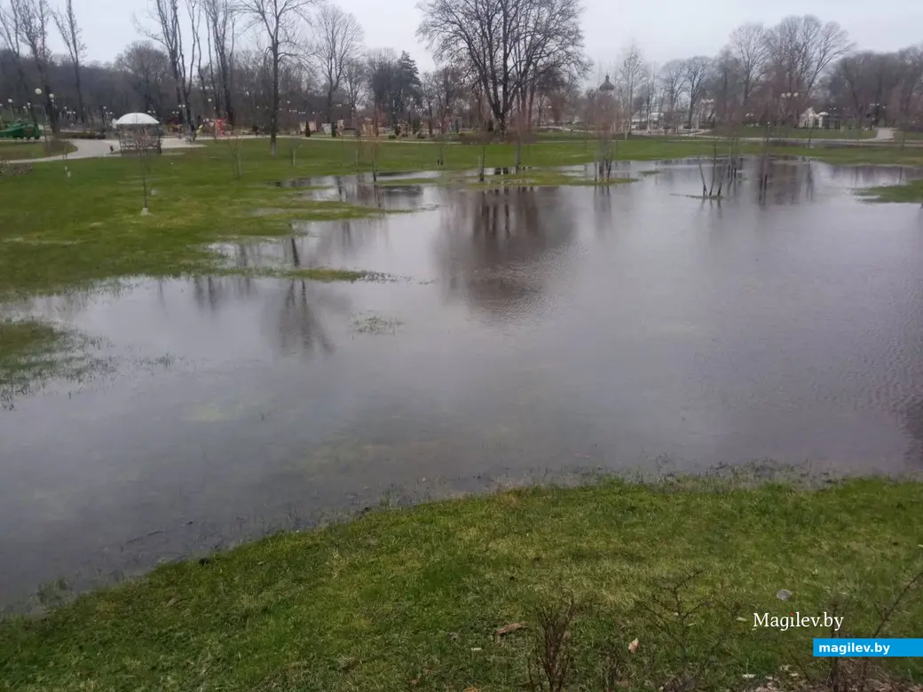2.04.2023 г. Могилев. Парк Подниколье местами затопило.
