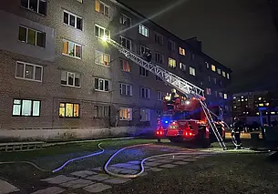 В Могилеве по проспекту Пушкинскому горела квартира: работники МЧС спасли мужчину