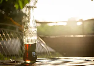 Почему опытные водители возят с собой Кока-колу: дело не в жажде