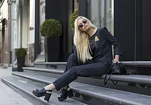 Хотите выглядеть моложе – носите облегающую одежду: странно, но это работает