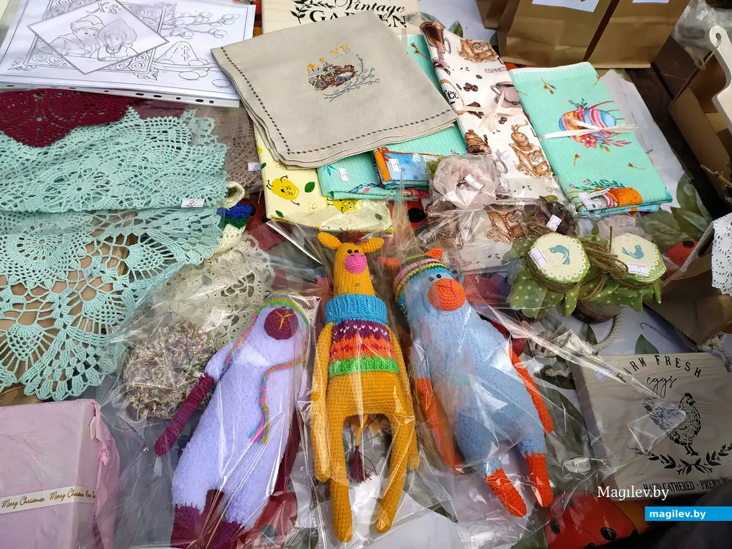 Благотворительная ярмарка от православных мам. Вербное воскресенье. Храм Трех Святителей. Могилев. 9 апреля 2023 года.