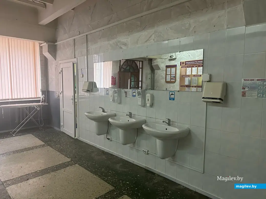 Интересно, зачем здесь гладильная доска? ОАО «Могилевский мясокомбинат». Могилев, 07.04.2023 г.