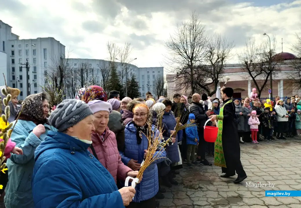 Вербное воскресенье. Храм Трех Святителей. Могилев. 9 апреля 2023 года.
