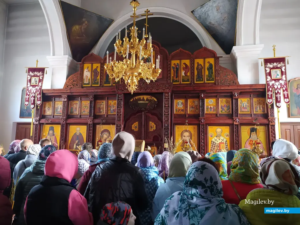 Малый храм на территории собора Трех Святителей. Могилев. 9 апреля 2023 года.