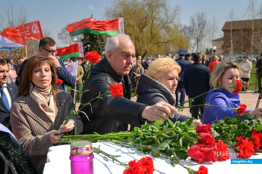 11.04.2023. Бобруйск. Мемориальный комплекс «Жертвам фашизма». Останки красноармейца Федора