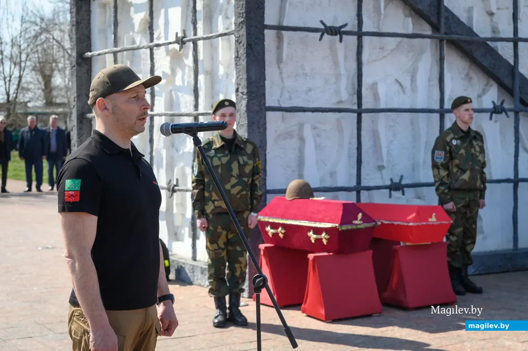 11.04.2023. Бобруйск. Мемориальный комплекс «Жертвам фашизма». Останки красноармейца Федора