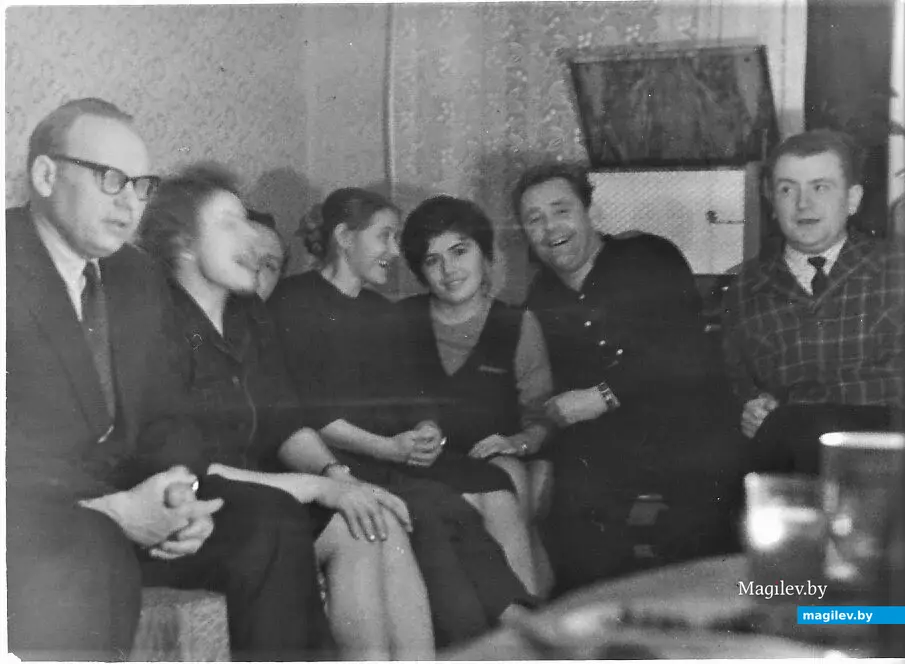 «Заправлены в планшеты космические карты и штурман уточняет в последний раз маршрут...» Звучат космические песни, 1965 год.