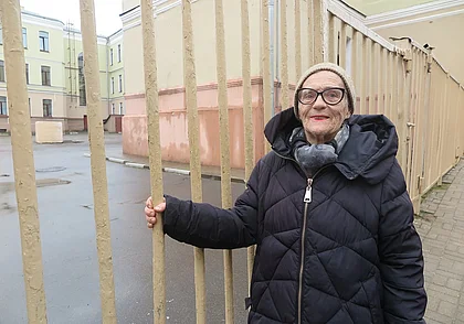 «Учительниц было жалко – они одевались бедно»