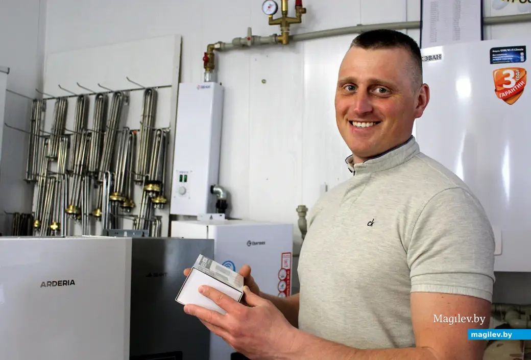 Магазин «Электроотопление» на Виленском рынке Могилева. 13 апреля 2023 года. Павел Гузков.