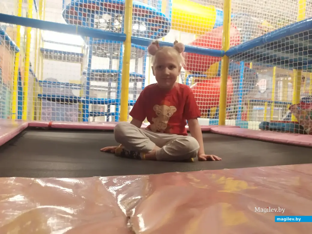 Апрель, 2023 г. Могилев. Центр семейного отдыха «Базилион». Маленький батут в малышковой комнате.