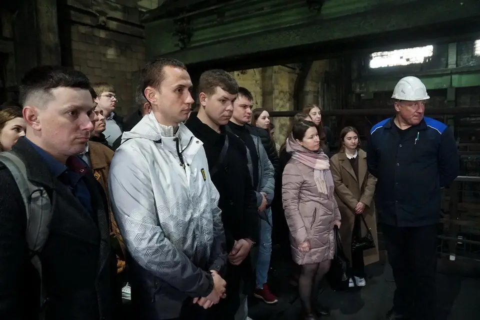 Жлобинская молодежь побывала на Могилевском металлургическом заводе. Фото: vestnikmogileva.by