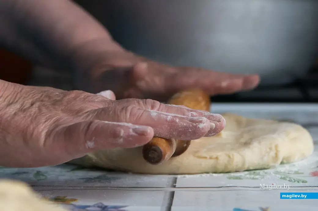 Как на Бобруйщине пекут куличи. Деревня Брожа, 15 апреля 2023 года.