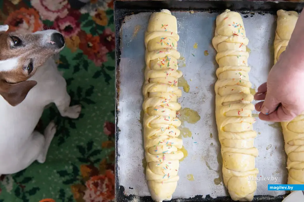 Как на Бобруйщине пекут куличи. Деревня Брожа, 15 апреля 2023 года.