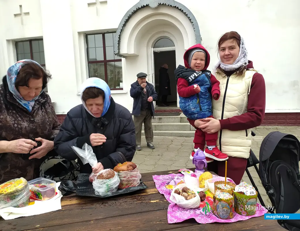 Освящение снеди в Трехсвятительском соборе г.Могилева, 15 апреля 2023 года.