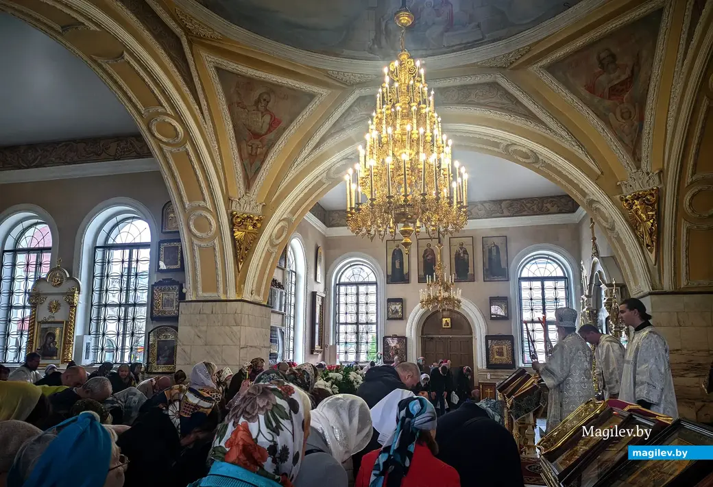 Великая Суббота. Архиепископ Могилевский и Мстиславский Софроний совершил Божественную Литургию в Трехсвятительском соборе г. Могилева. 15 апреля 2023 года.