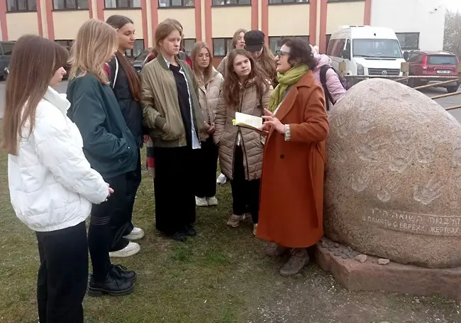 Могилев присоединился к памятным мероприятиям Дня Катастрофы и Героизма. Фотофакт