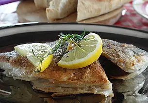 Жареная рыба будет как в мишленовском ресторане, если использовать эти 2 хитрости