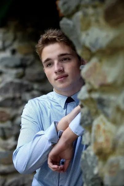 Молодой специалист, по образованию журналист, Виталий только что приехал на свое первое место работы в чаусскую .газету Искра. Назначен на должность собкора. Фото из