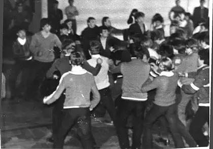 «Бить чужака, рядом с которым девушка, было нельзя». Как район ходил на район в Могилеве в 1980-х