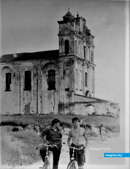 Ростислав Пилиховский и Яков Карножицкий. Могилевский район, д.Княжицы, 1971 год.