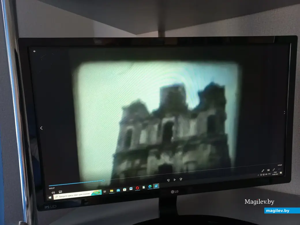 Скринщот фильма (конец 1970-х), снятого в Княжицком храме.