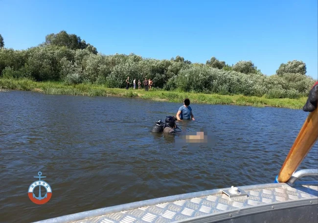 Подросток утонул в Днепре после катания на бревне