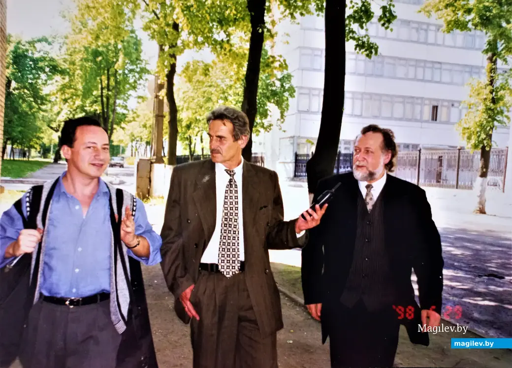 Владимир Браиловский (справа) и Владимир Спиваков (слева) всегда очень уважительно и в то же время по-дружески относились друг к другу, 1998 год.