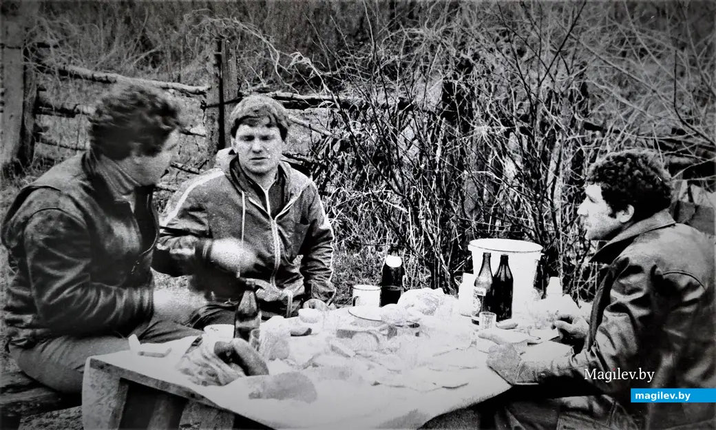 Ничто человеческое ему не было чуждо. Александр Богинце (слева), Александр Безрученко (справа): нечто большее, чем просто дружба. Могилев, 1970-е годы.