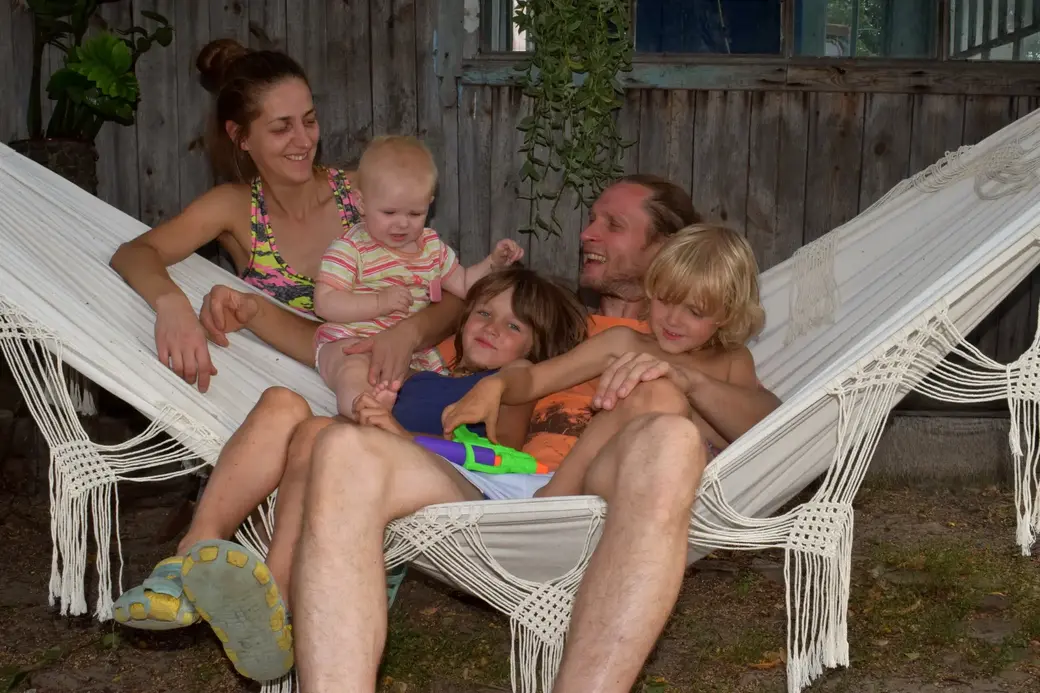 Деревня Островы Бобруйского района, август 2022 года. Семья Логвиненко.