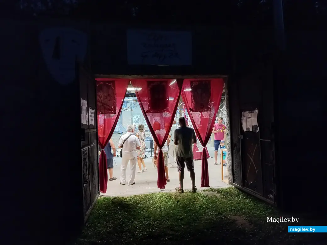 А расходиться не хотелось... Галерея Андрея Воробьева на Дубровенке. Могилев, 25.08.2022 года.