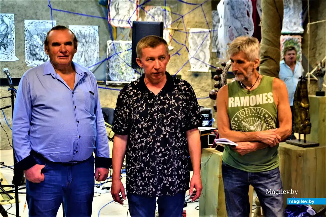 Виктор де Буга (слева) также вкратце рассказал о свих проетах, которые достойны отдельных аплодисментов. Андрей Воробьев (в центре) и Евгений Булова согласительно кивали