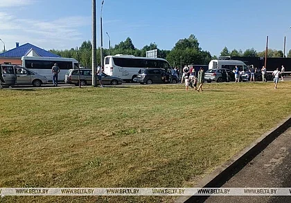 На границе с Польшей выезда из Беларуси ожидают больше тысячи машин
