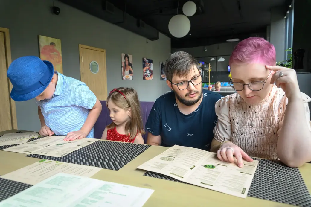 27.07.2022. Бобруйск. Супруги Анастасия и Николай Лазуревич вместе борются с онкологическим заболеванием