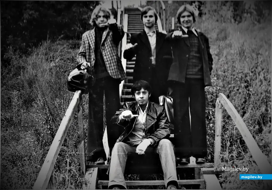 Деревянных лестниц у нас — хоть отбавляй! Могилев, 1970-е годы.