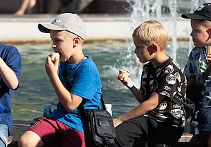 Городской праздник «Здравствуй, школа!» прошел в сквере 40-летия Победы. Фото