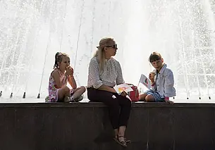 По колдоговору работники могут получить дополнительную помощь для подготовки детей к школе