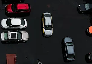 Новые знаки и правила для электромобилей. Какие изменения ПДД грядут осенью