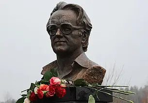 95-ю годовщину Алеся Адамовича отметят 3 сентября в Бобруйском районе