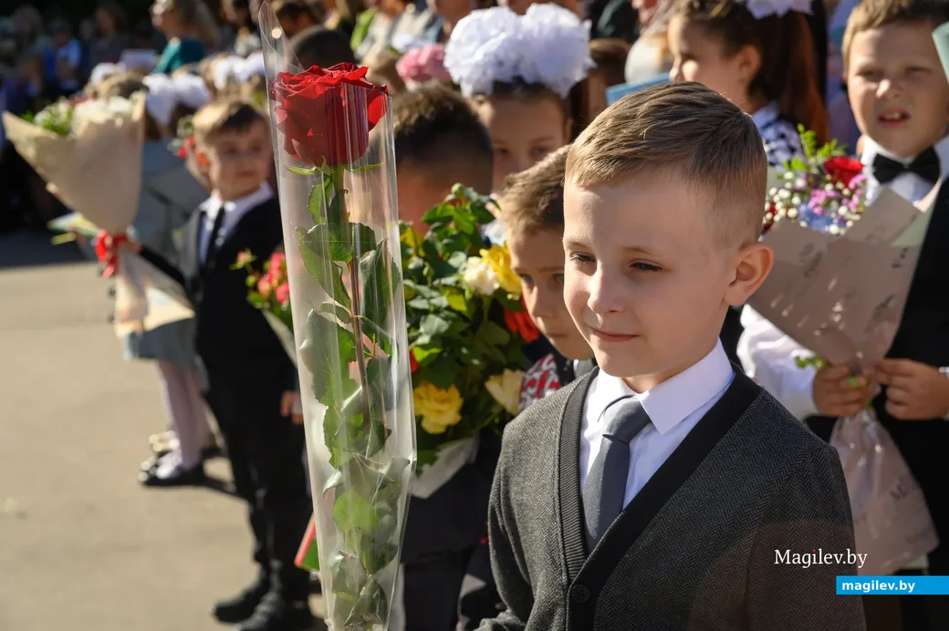 01.09.2022. Бобруйск. Торжественная линейка на 1 сентября в средней школе №20