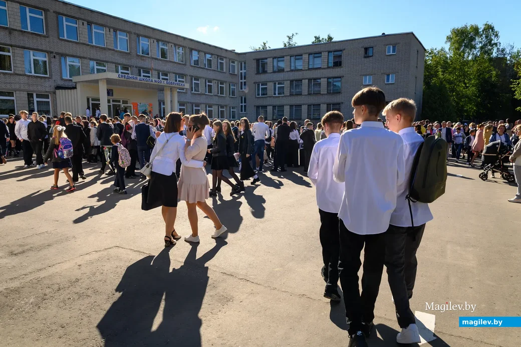 01.09.2022. Бобруйск. Торжественная линейка на 1 сентября в средней школе №20
