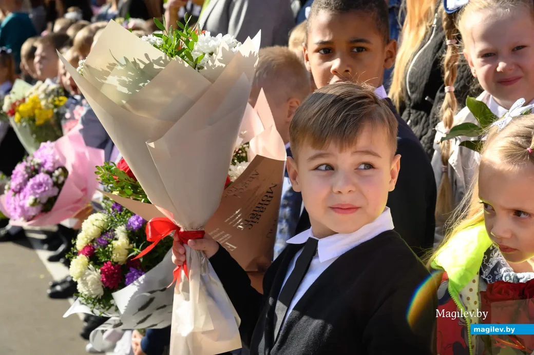 01.09.2022. Бобруйск. Торжественная линейка на 1 сентября в средней школе №20