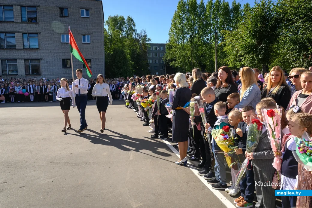 01.09.2022. Бобруйск. Торжественная линейка на 1 сентября в средней школе №20