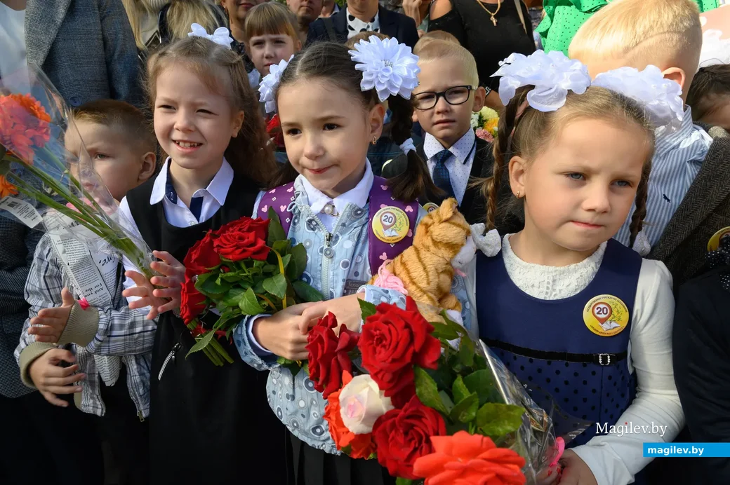 01.09.2022. Бобруйск. Торжественная линейка на 1 сентября в средней школе №20