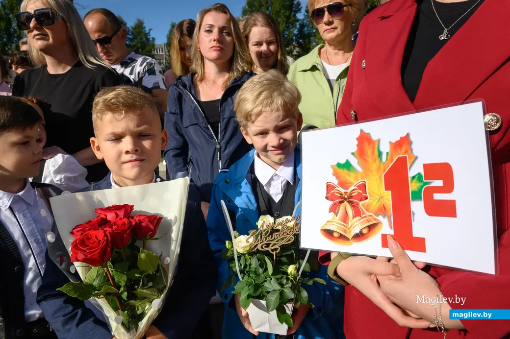 01.09.2022. Бобруйск. Торжественная линейка на 1 сентября в средней школе №20