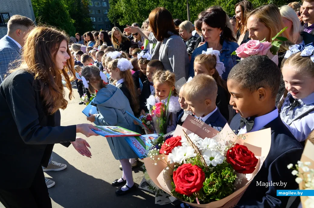 01.09.2022. Бобруйск. Торжественная линейка на 1 сентября в средней школе №20