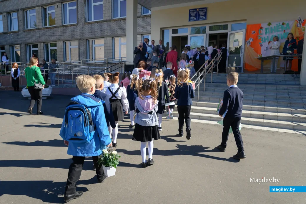01.09.2022. Бобруйск. Торжественная линейка на 1 сентября в средней школе №20