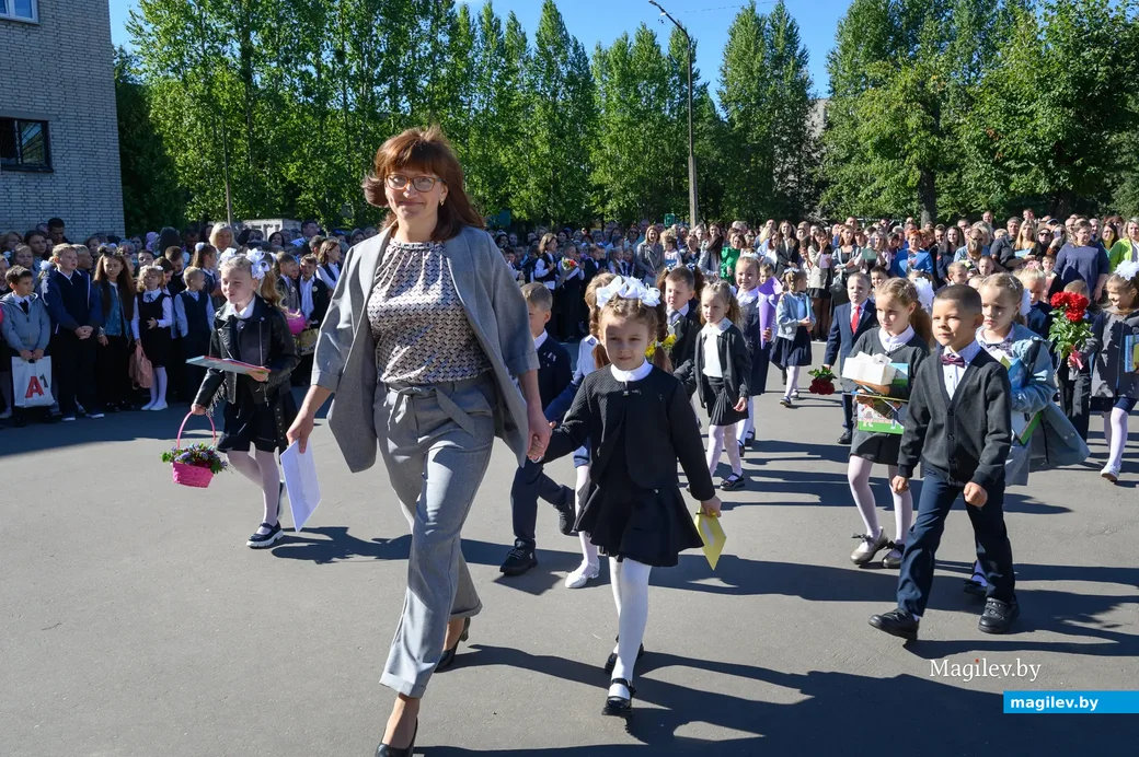 01.09.2022. Бобруйск. Торжественная линейка на 1 сентября в средней школе №20