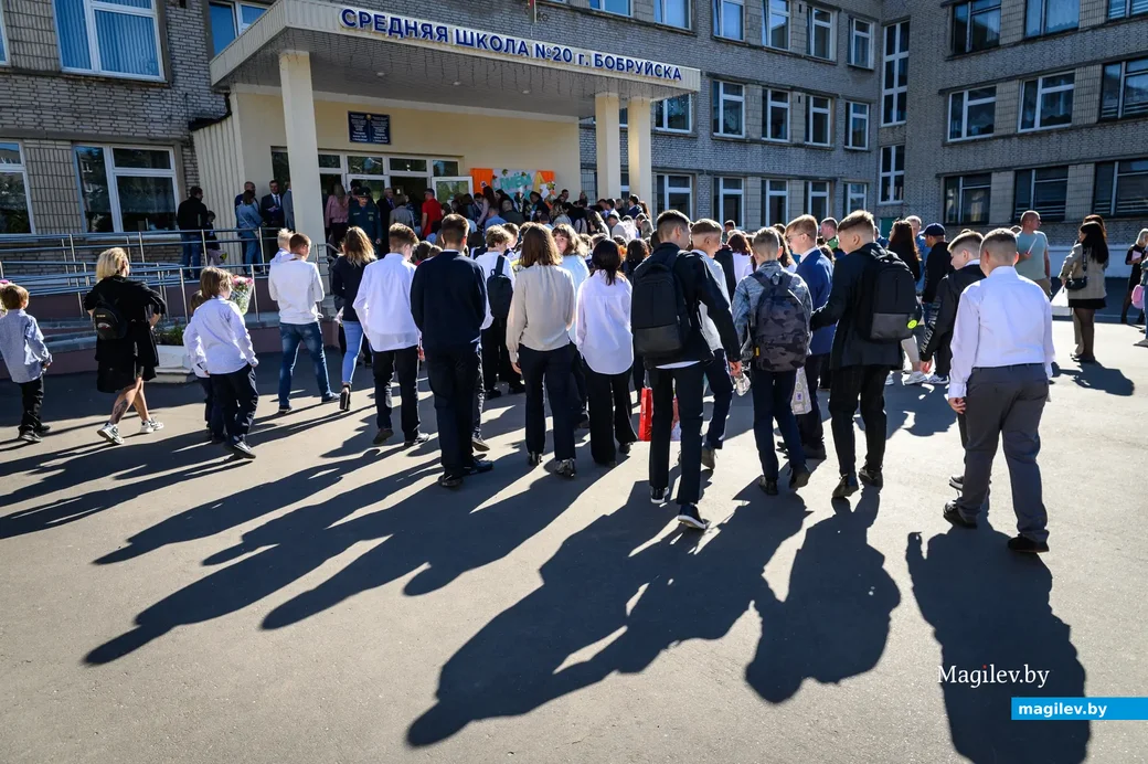 01.09.2022. Бобруйск. Торжественная линейка на 1 сентября в средней школе №20