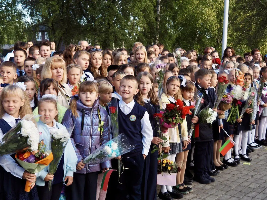 1.09.2022 г. Могилевский район. Губернатор Анатолий Исаченко посетил Буйничскую СШ. Фото: t.me/isachenkobel